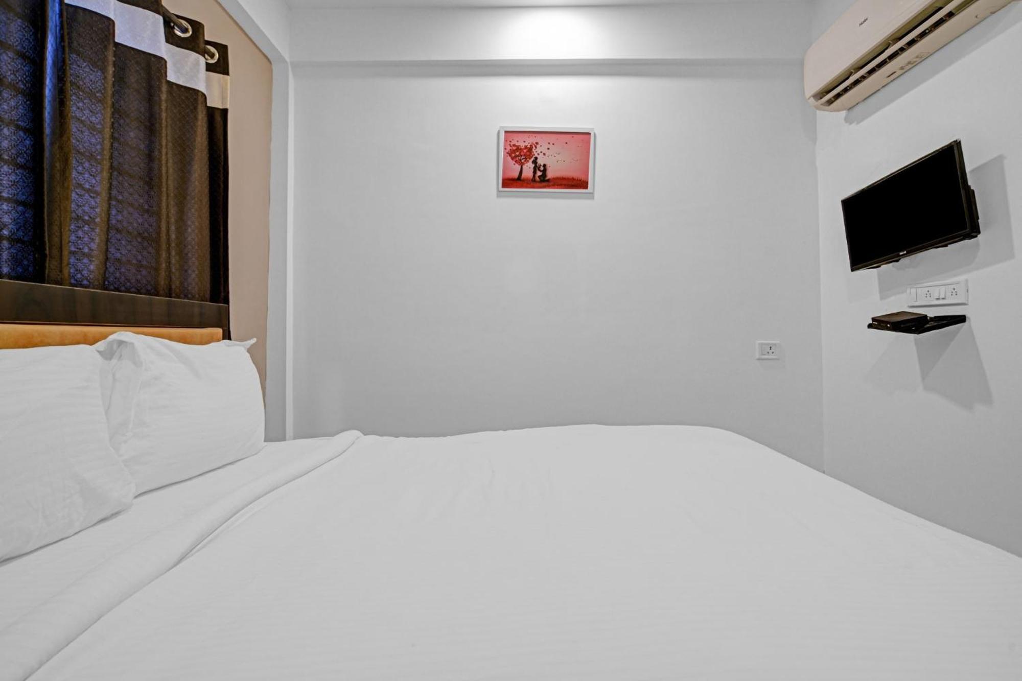 Collection O The Eternity Near Lig Sqaure Hotell Indore Eksteriør bilde