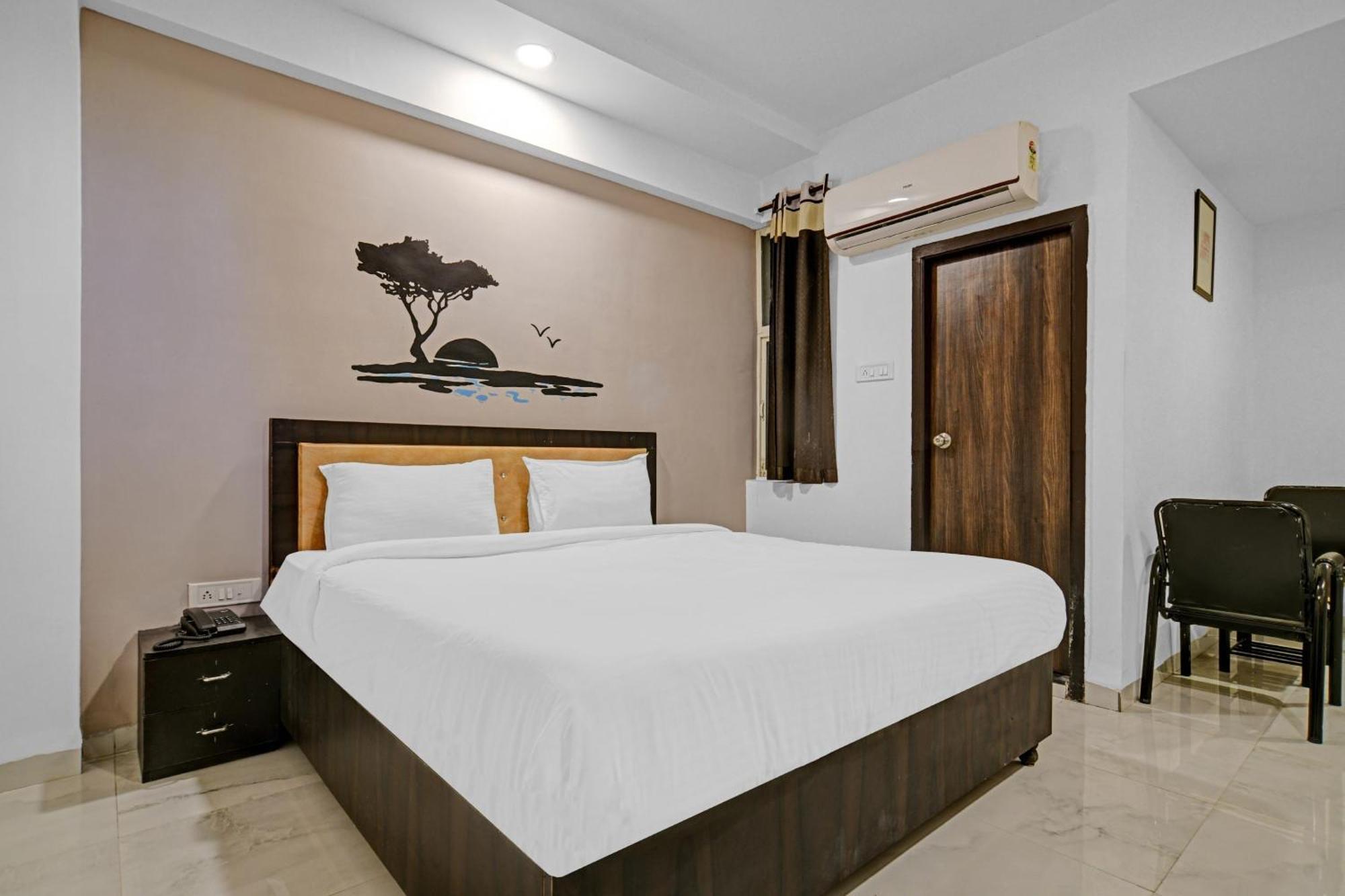 Collection O The Eternity Near Lig Sqaure Hotell Indore Eksteriør bilde