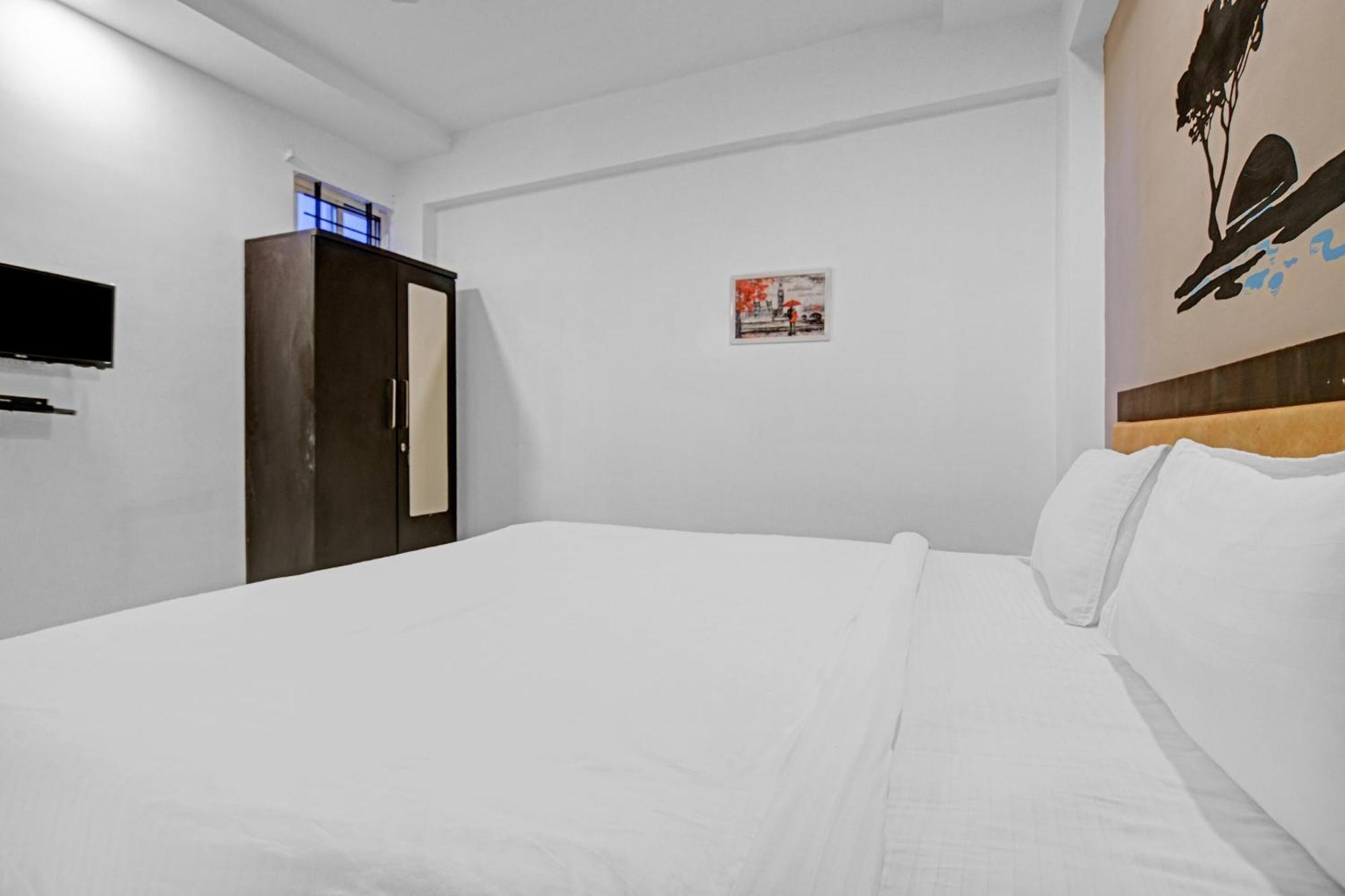Collection O The Eternity Near Lig Sqaure Hotell Indore Eksteriør bilde