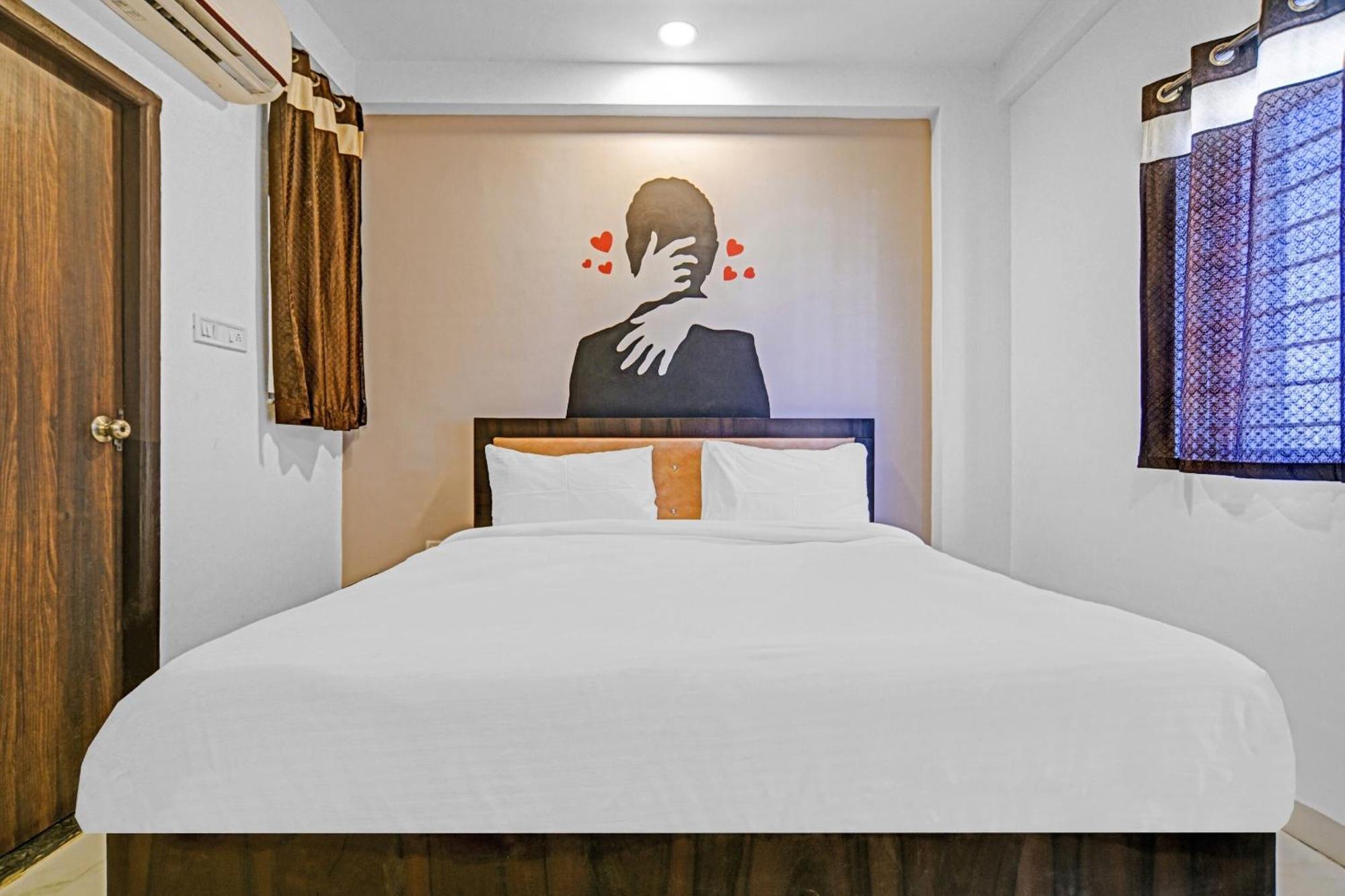 Collection O The Eternity Near Lig Sqaure Hotell Indore Eksteriør bilde