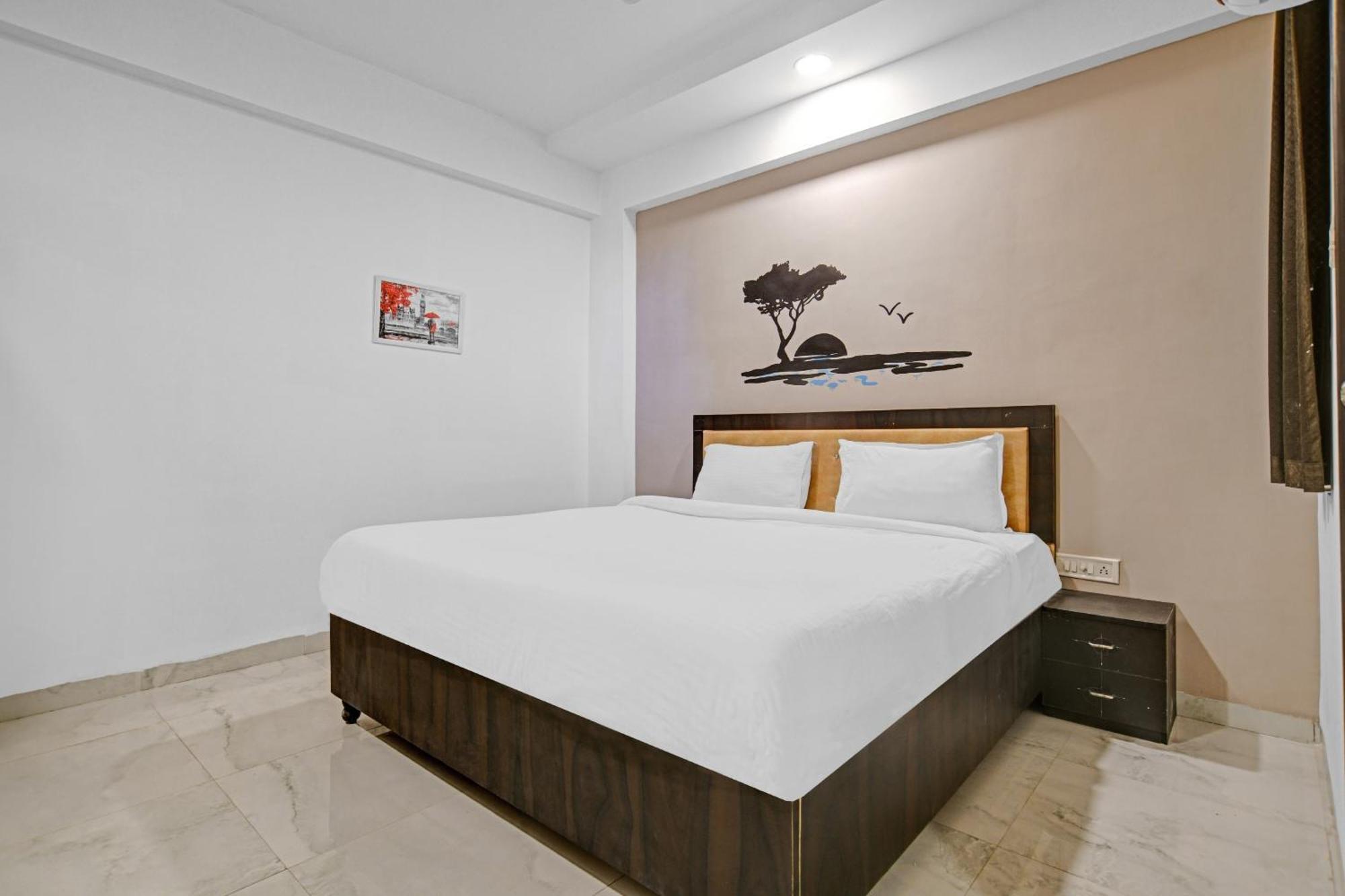Collection O The Eternity Near Lig Sqaure Hotell Indore Eksteriør bilde